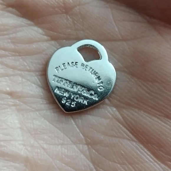 Tiffany Small Heart Pendant - Picture 2 of 3